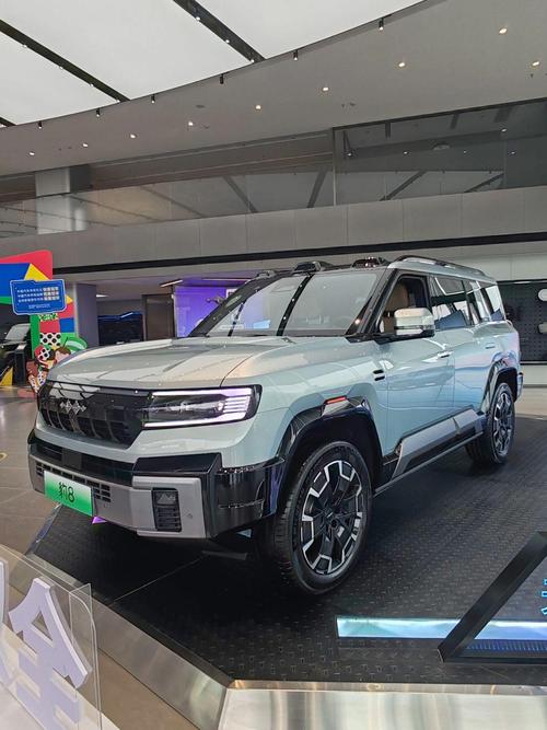 深圳128比亚迪方程豹硬派越野的爆款，英菲尼迪35周年与你共成长
